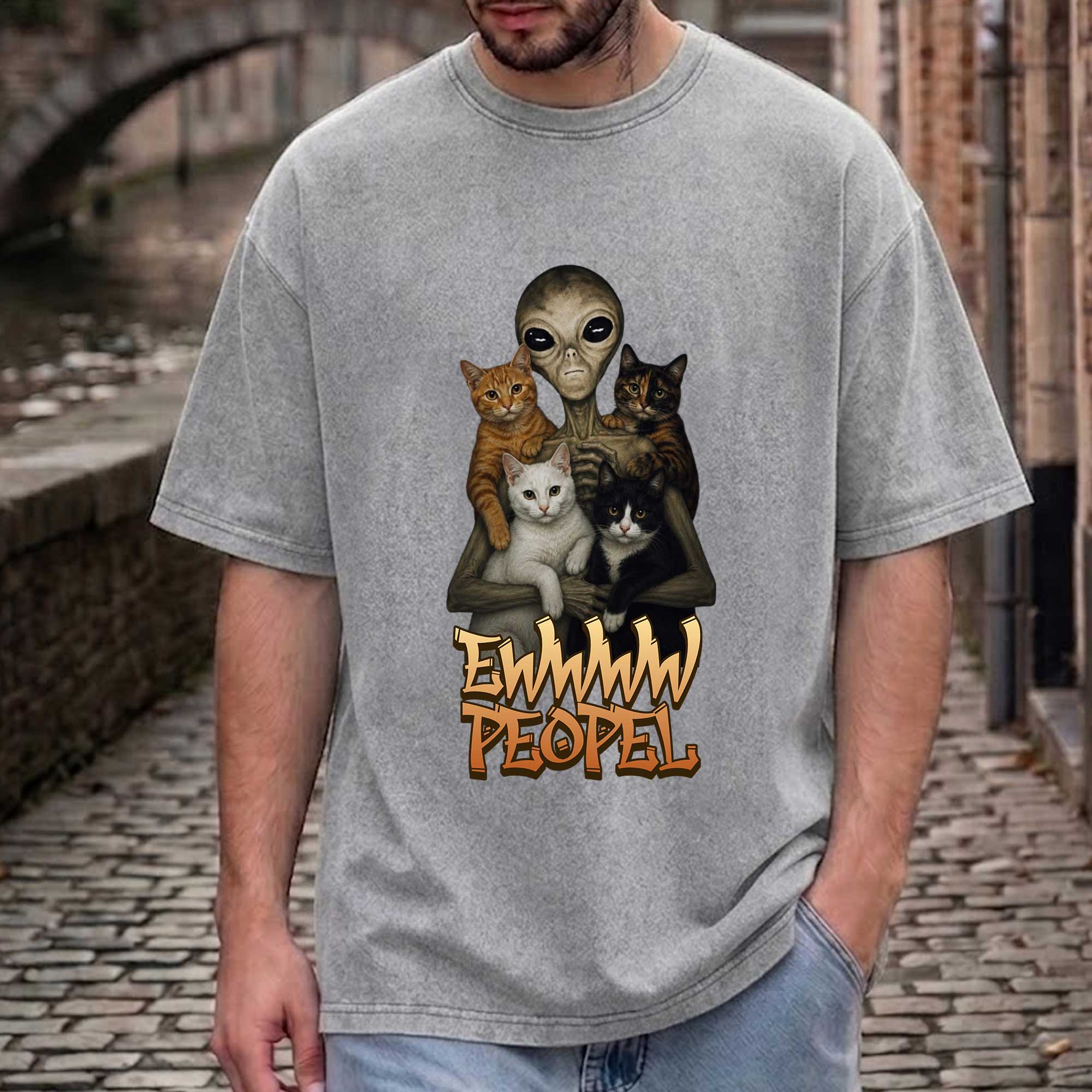 Vintage  Alien "Ewwww People" Cats Graphic T-Shirt